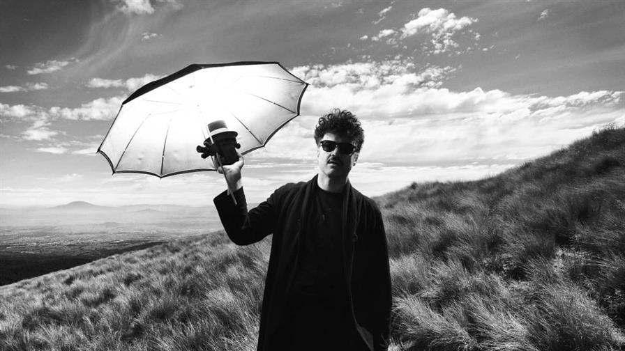 Alex Ferreira enfrenta lo que no se dice con “Elefante”, su nueva creación musical