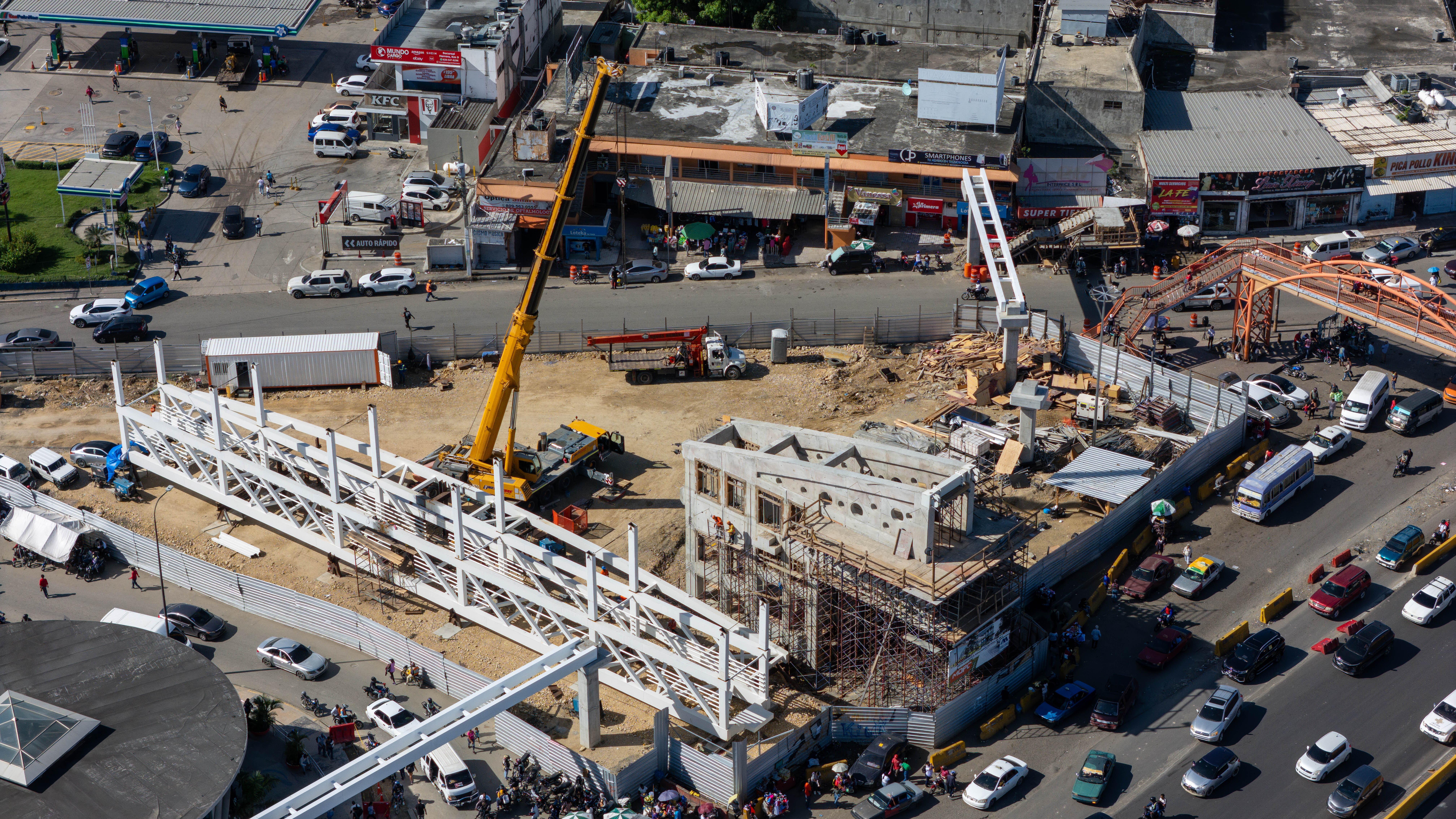 Otra imagen de la estructura metálica del puente. 