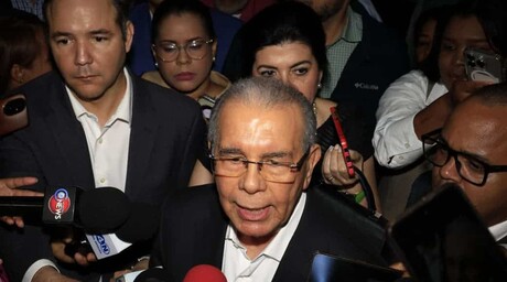 Danilo Medina cuestiona respuesta del Gobierno ante crisis económica por guerra en Medio Oriente