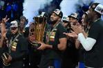Los Knicks doblegan a los Spurs y conquistan la NBA Cup Los Knicks doblegan a los Spurs y conquistan la NBA Cup