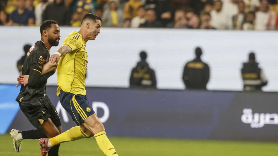 Cristiano Ronaldo recupera la sonrisa al marcar su gol 980 de su brillante carrera Cristiano Ronaldo recupera la sonrisa al marcar su gol 980 de su brillante carrera