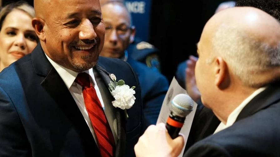 Brian A. DePeña asume segundo mandato como alcalde de Lawrence