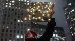 Congresista Ocasio Cortez dice que operativos del ICE son por la vigilancia tras el 11S Congresista Ocasio Cortez dice que operativos del ICE son por la vigilancia tras el 11S