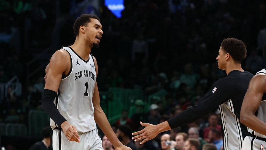 Wembanyama destroza a los Wolves 115-108 y Spurs toman control de la serie 2-1