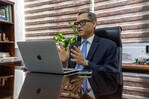 Trabajo advierte que promesas de empleo en el extranjero podrían ocultar riesgos de guerra Trabajo advierte que promesas de empleo en el extranjero podrían ocultar riesgos de guerra