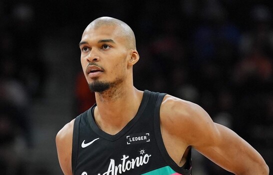 Wembanyama es autorizado a jugar con Spurs tras su conmoción cerebral