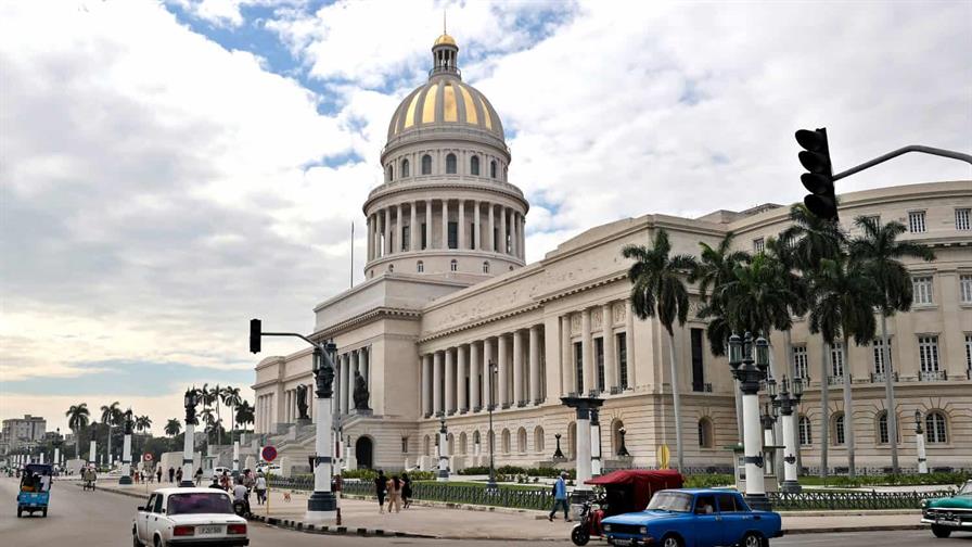 China asegura que seguirá apoyando a Cuba tras exigir el fin del bloqueo ante la ONU China asegura que seguirá apoyando a Cuba tras exigir el fin del bloqueo ante la ONU