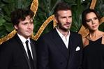 Hijo de David y Victoria Beckham acusa a sus padres de querer arruinar su matrimonio