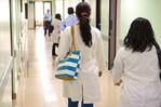 Cambio al Código Penal busca impedir que muertes de pacientes basten para sancionar médicos