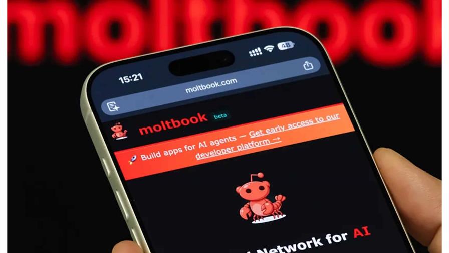 Moltbook, la red social solo para IA que despierta recelos por los riesgos de seguridad