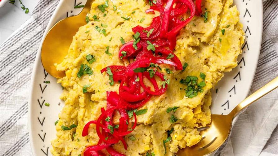 Día del Mangú ¿cuál es tu acompañamiento preferido salami, los tres golpes y carne guisada?