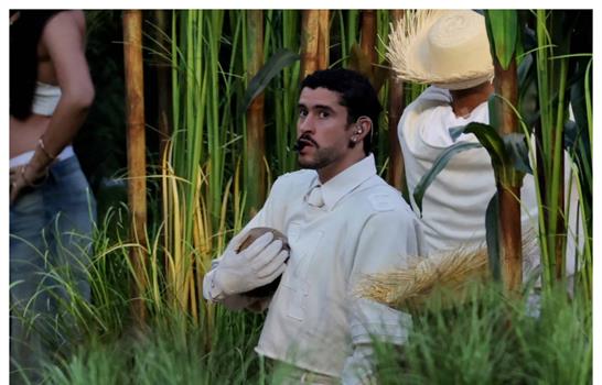 Estudiantes de cine de Intec participan en espectáculo de Medio Tiempo de Bad Bunny en el Super Bowl