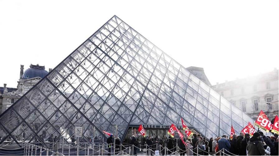 Museo del Louvre admite estar al límite y pide inversiones millonarias para evitar el deterioro