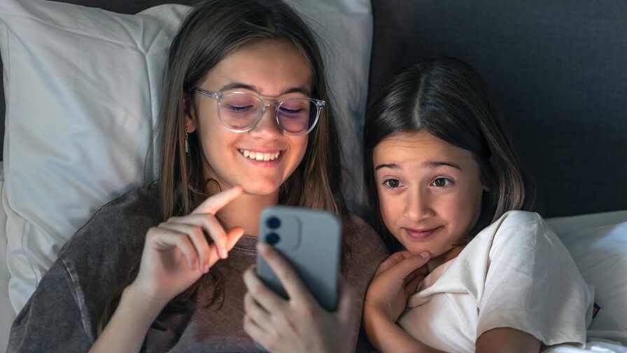 El uso prolongado de pantallas aumenta los casos de miopía, astigmatismo y estrabismo