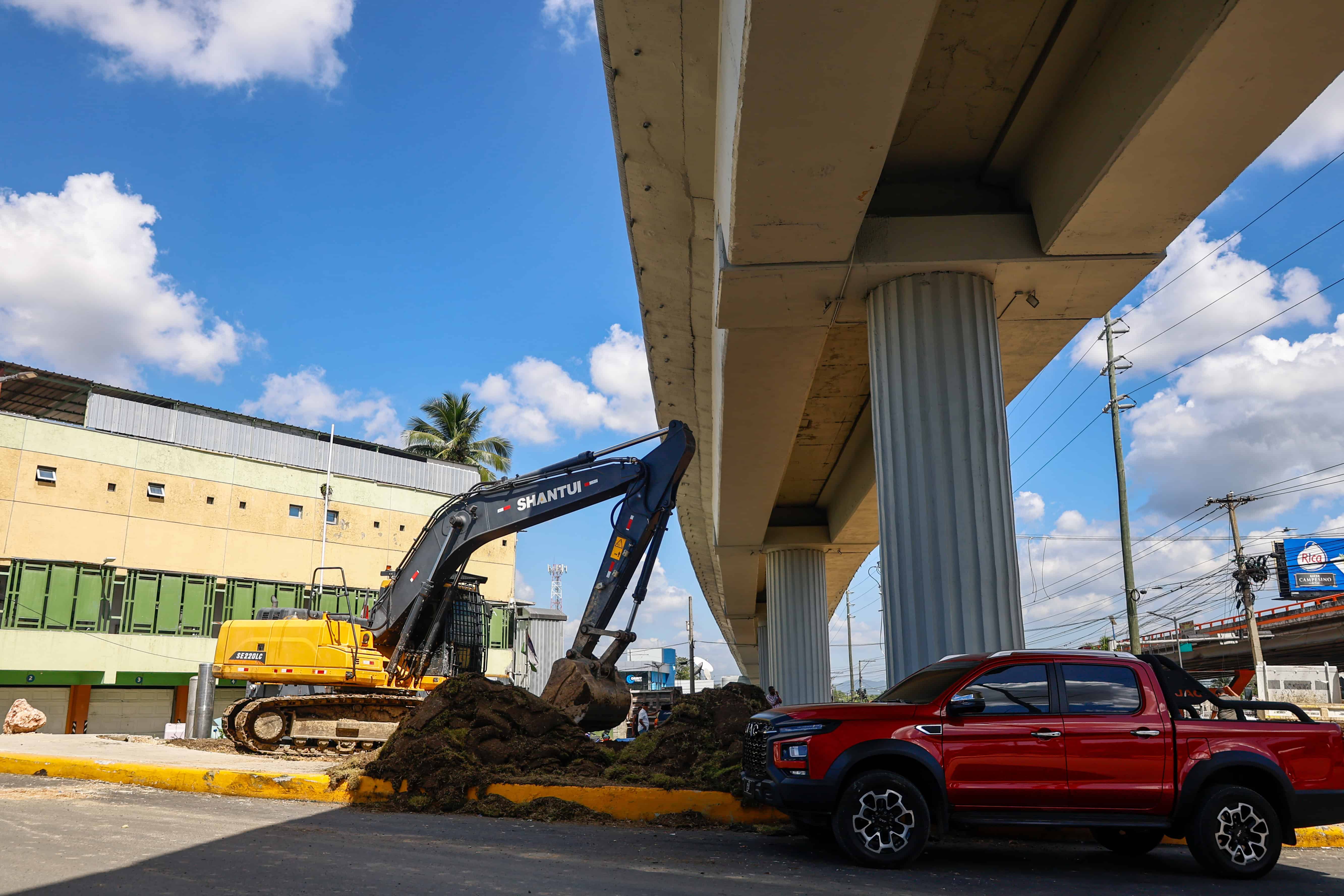 Afinando detalles para la inauguración.
