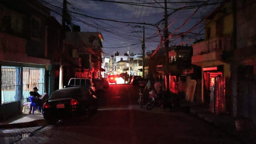 El ministro de Energía y Minas dice que una explosión fue la causa del apagón general