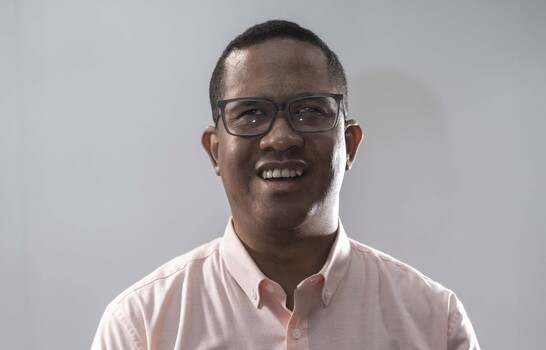 Belié Beltrán impulsa la Revista Minúscula y apuesta por la convergencia literaria