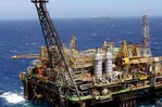 El petróleo se dispara y las bolsas vuelven a caer por el impacto de la guerra en Oriente Medio