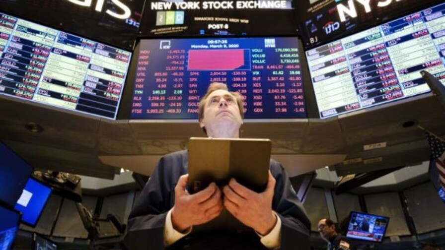 Wall Street cierra en rojo tras los nuevos aranceles de Trump