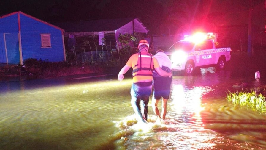 Lluvias dejan 78 casas afectadas y familias evacuadas en María Trinidad Sánchez