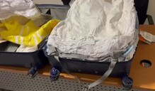 Atrapan a una mujer con 110 prendas de vestir impregnadas de presunta cocaína