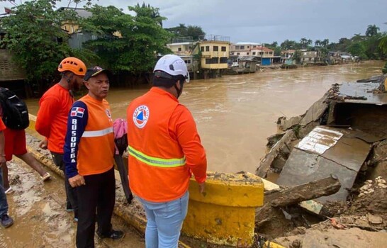 Colapsan tres viviendas y más de 500 resultan inundadas por lluvias en provincias del Cibao