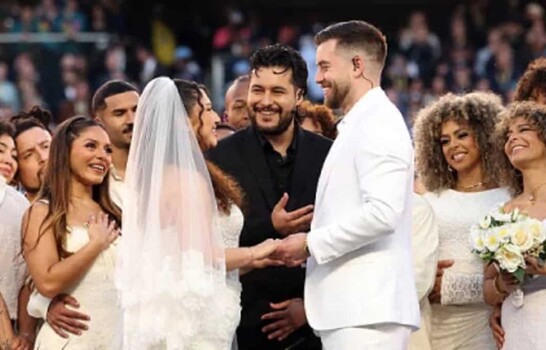 Pareja que se casó en el Super Bowl confiesa que jamás imaginó la propuesta de Bad Bunny