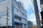 Incendio afecta edificio de Almacenes Garrido en la avenida Duarte Incendio afecta edificio de Almacenes Garrido en la avenida Duarte