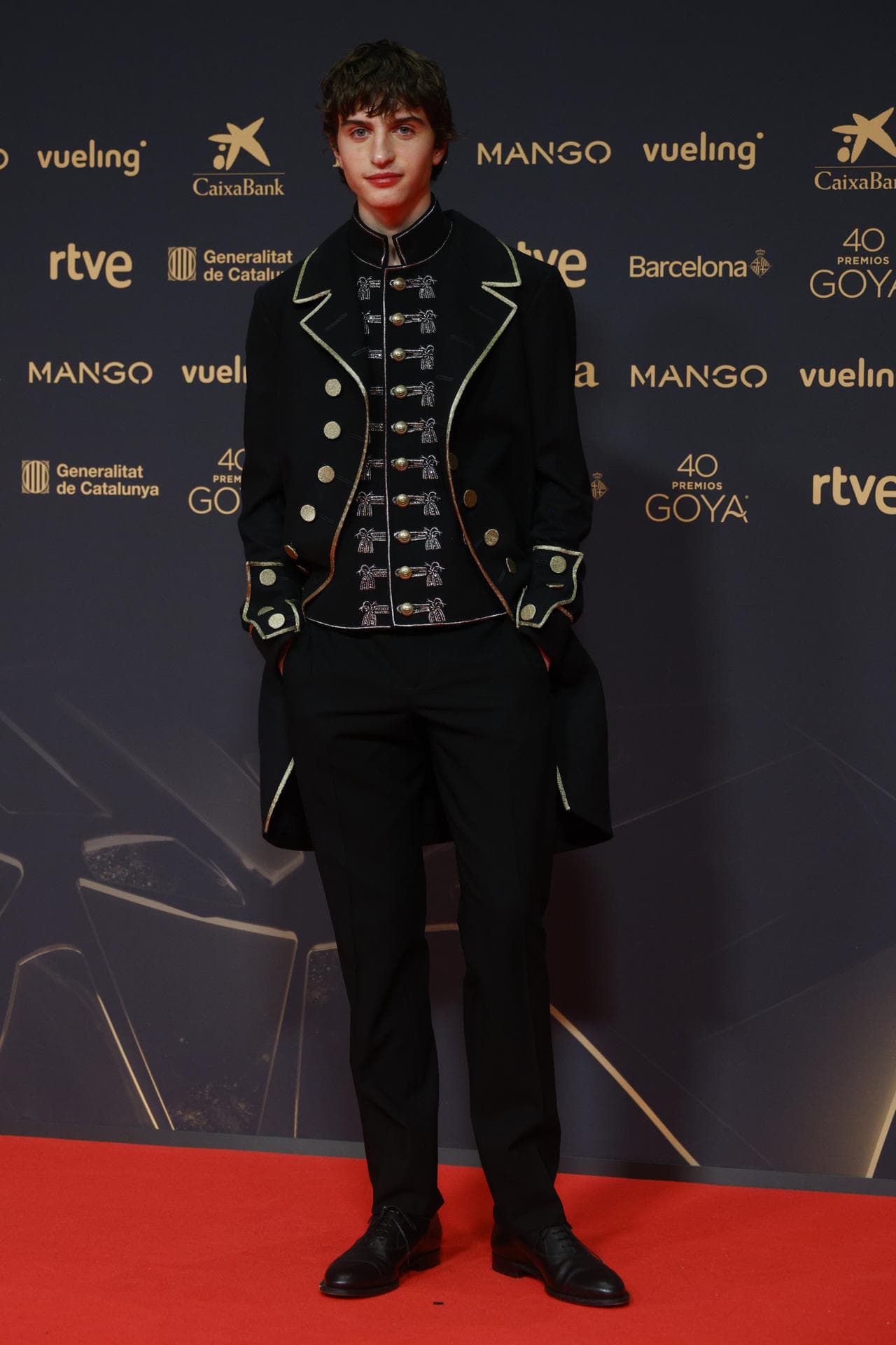 El actor Jan Monter posa a su llegada a la ceremonia de entrega de la 40 edición de los Premios Goya.