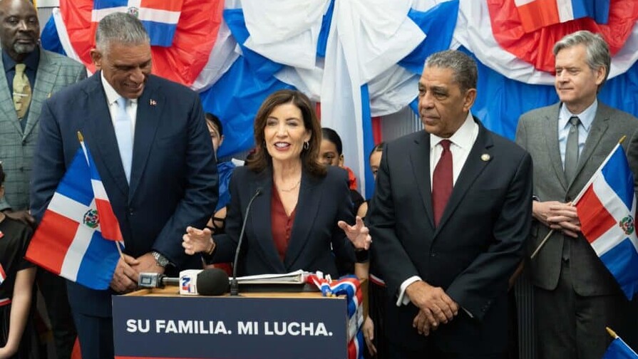 La comunidad dominicana en Nueva York celebra su independencia con iluminación de monumentos