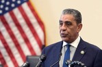 Adriano Espaillat cuestiona la legalidad del bombardeo de EE. UU. a Irán