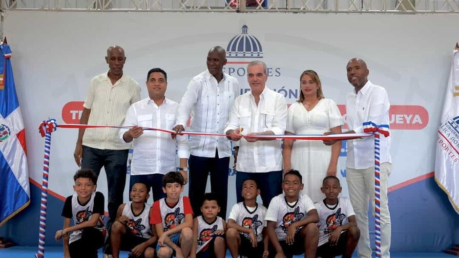 Presidente Abinader cumple promesa con Al Horford y Quisqueya al entregar techado La Tribu