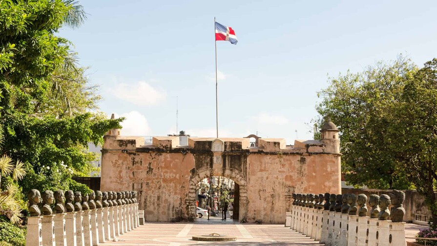 ¿Por qué se llama República Dominicana y no simplemente Dominicana?
