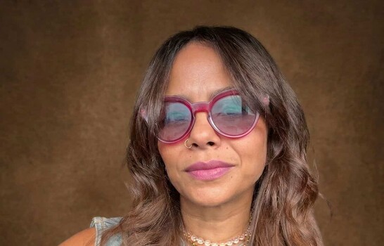 La artista Ana Fe lanza su primer libro Poesía Necia, disponible en Amazon desde el 6 de marzo