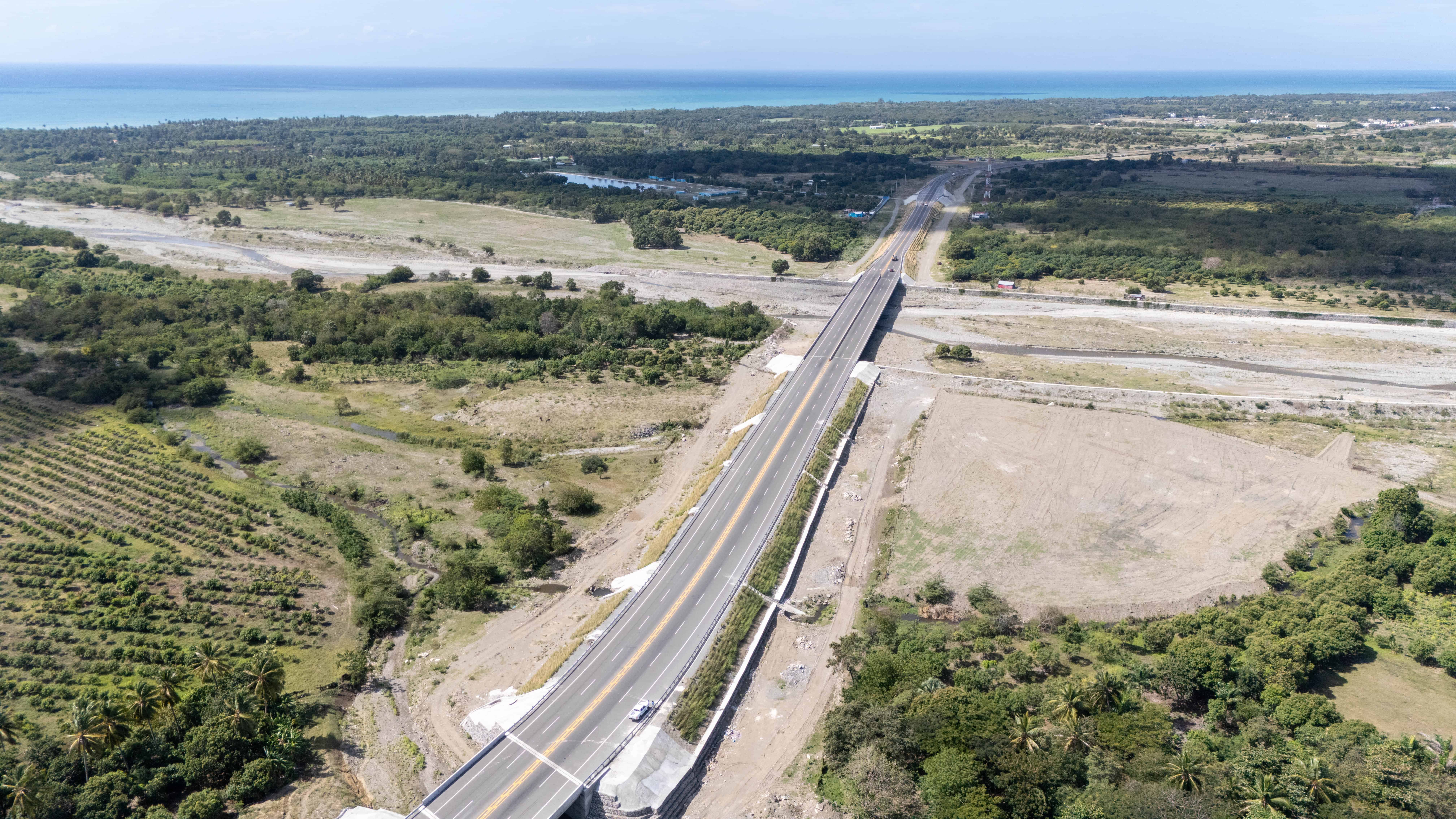 Conductores transitan a alta velocidad a pesar de que la máxima es de 80 kilómetros por hora.