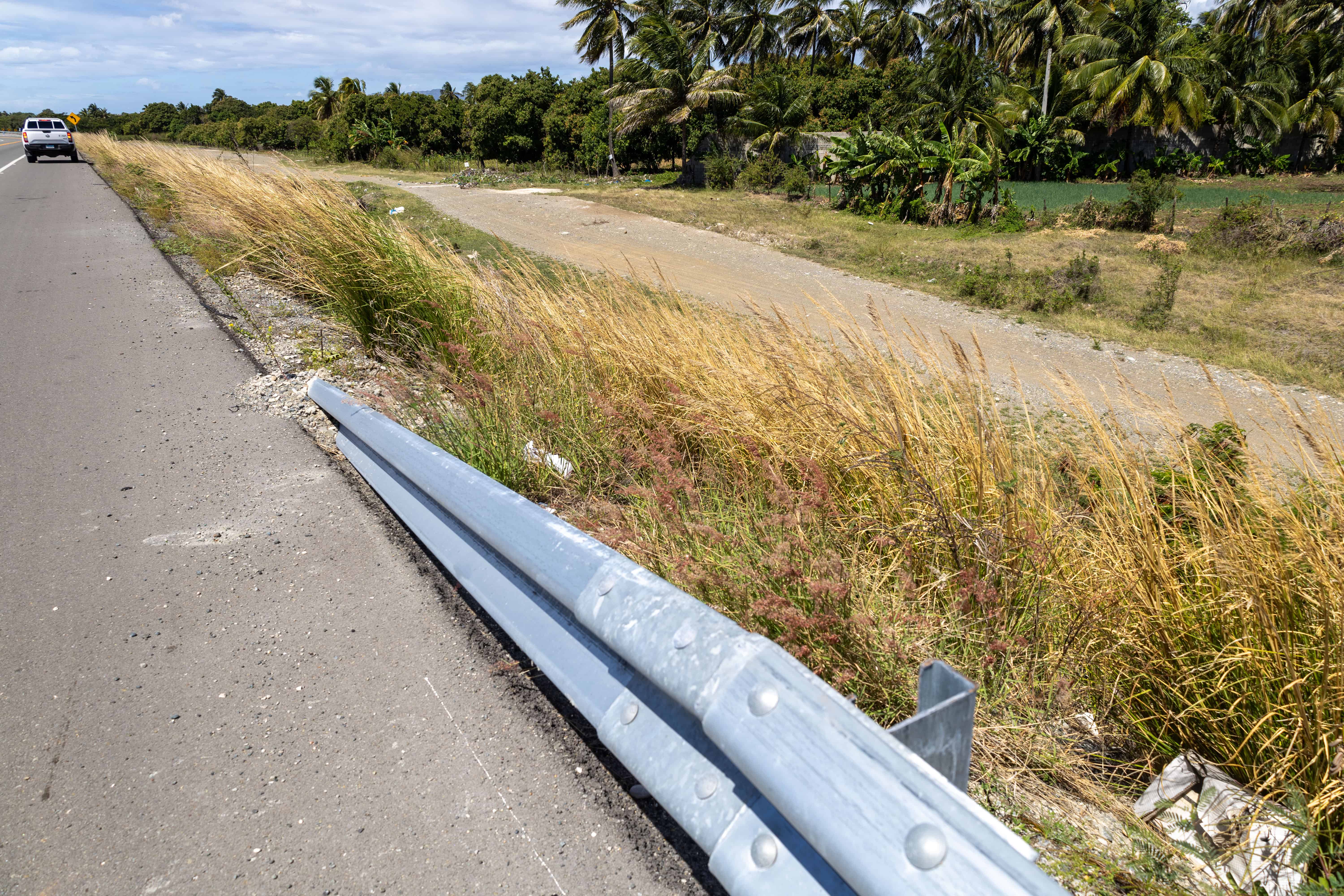 No se entiende que los constructores dejaran espacios sin baranda en talunes de hasta 8 metros de altura.