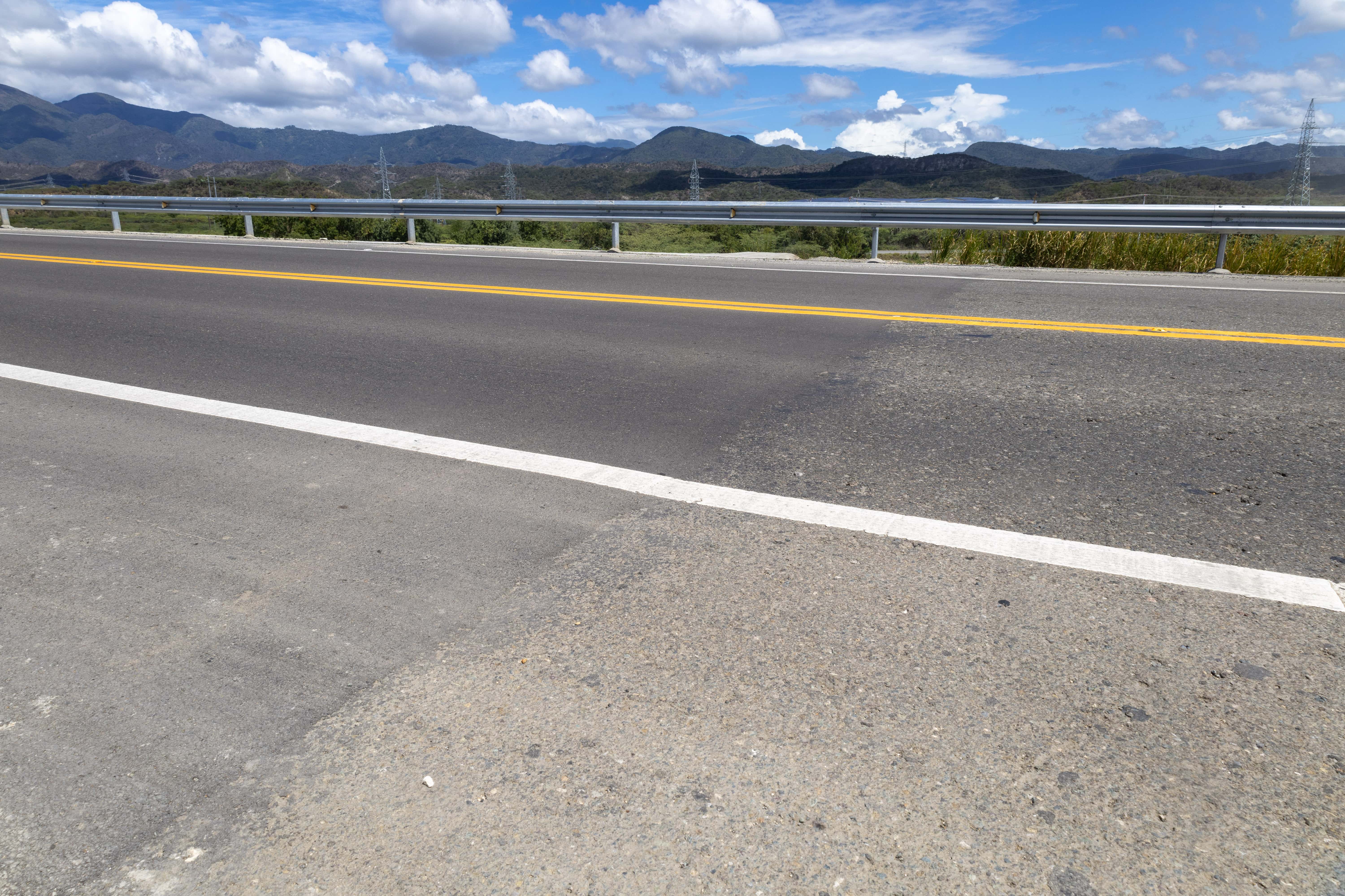 En algunos tramos faltan barandas.