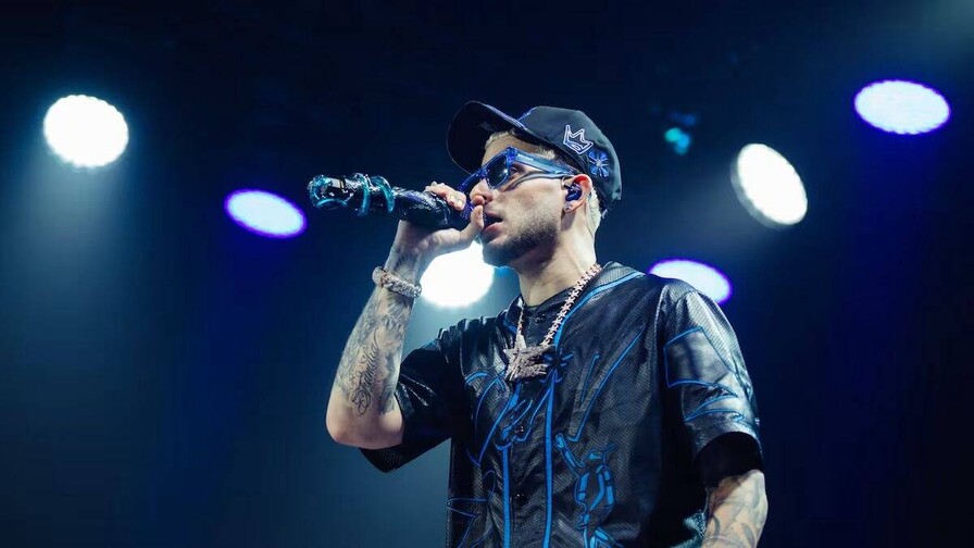 Dei V llega a Imagine Punta Cana con su explosivo “Underwater Tour”