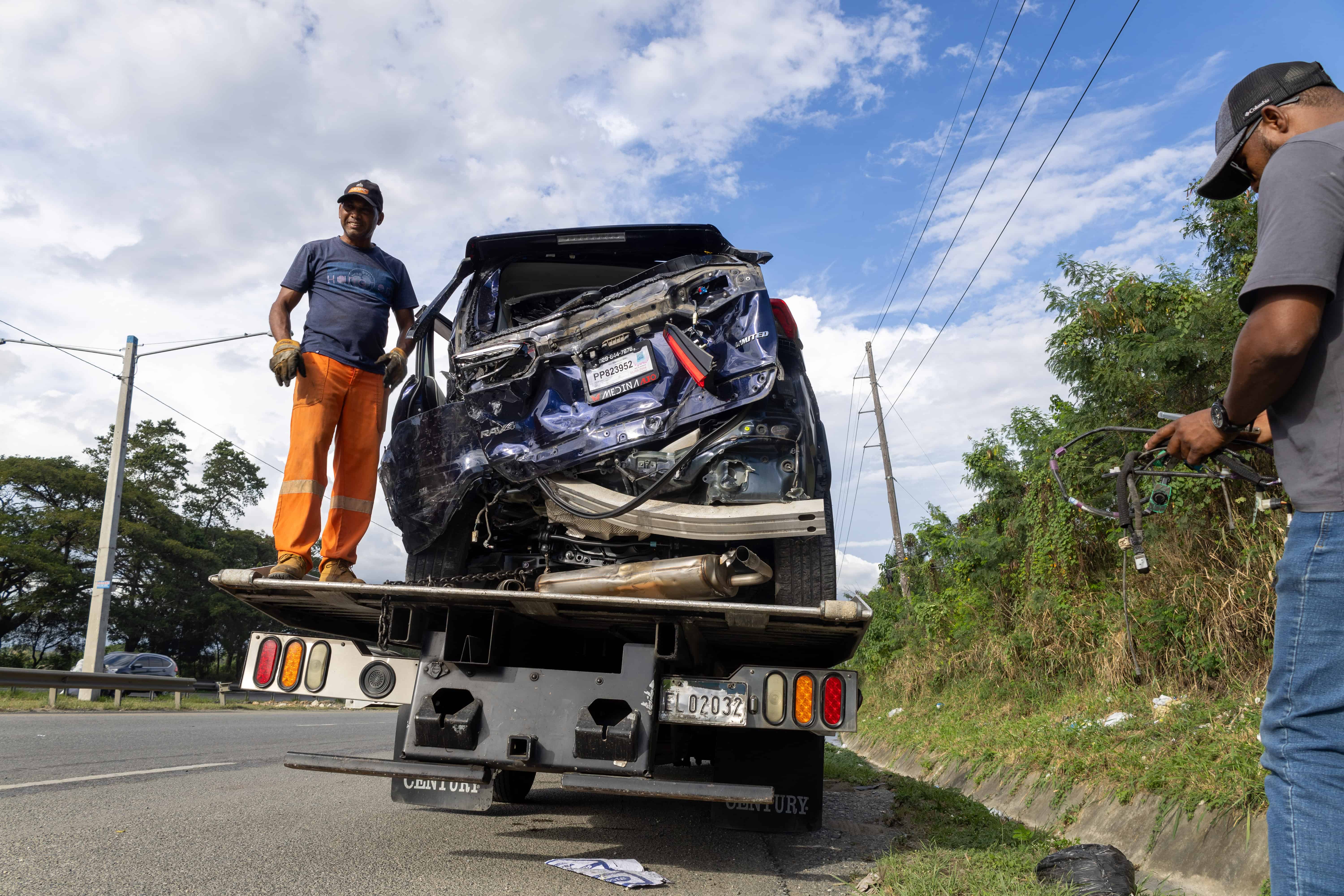 Accidente en la carretera San Cristobal, próximo a Yaguate.