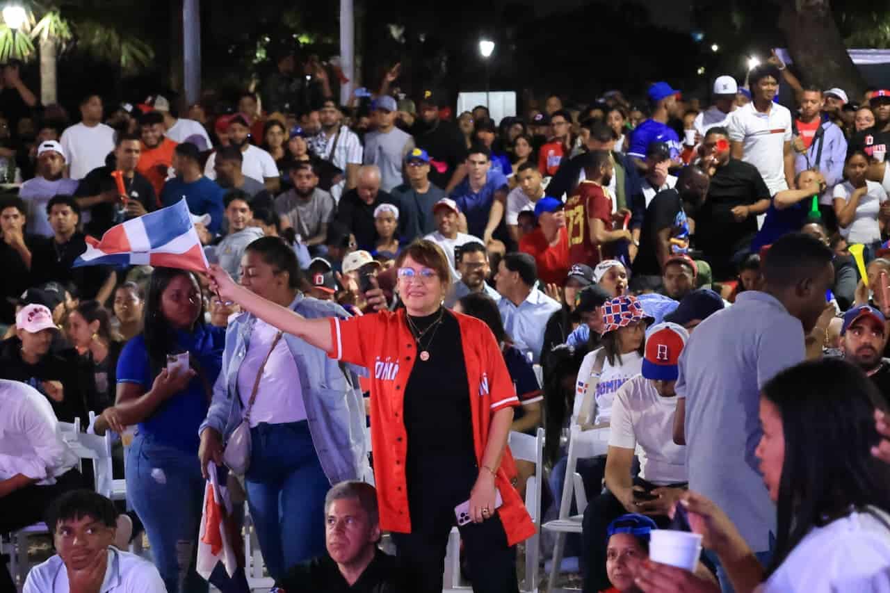 Asistentes al Malecón.