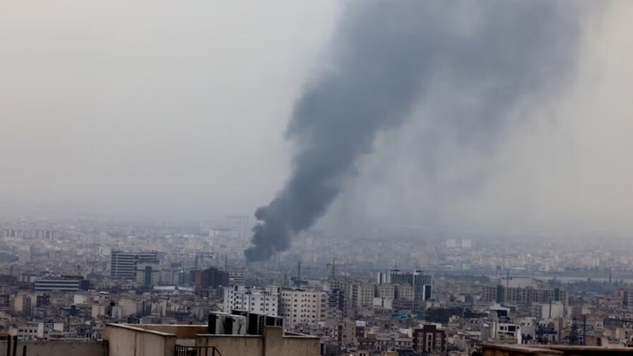 Israel inicia una amplia ola de ataques contra objetivos en Teherán