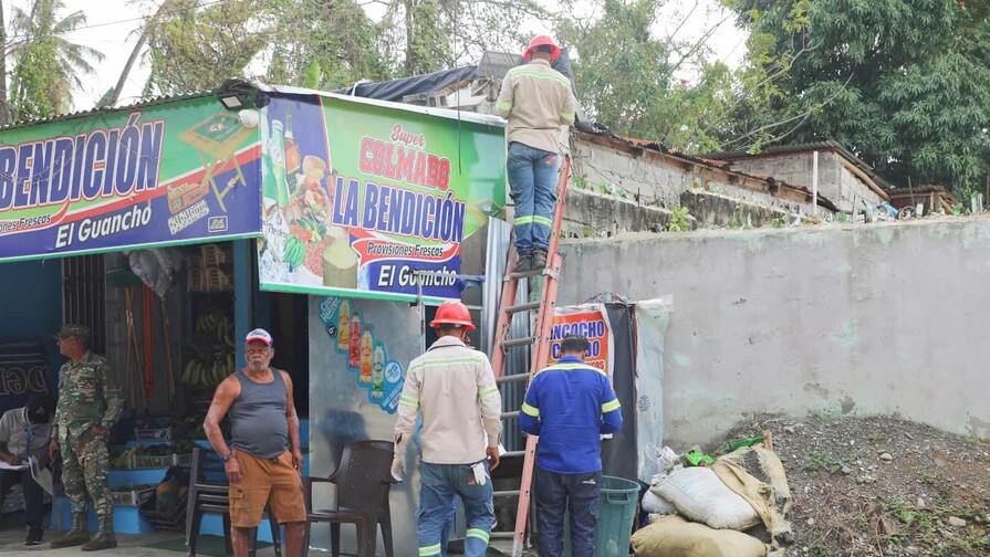 Edeeste y Pgase detectan negocios con conexiones irregulares en SD Norte y La Romana