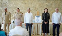 Mirex coloca el Escudo Azul al monumento de Montesinos