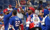 República Dominicana derrota a Venezuela en espectacular juego del Clásico Mundial de Béisbol