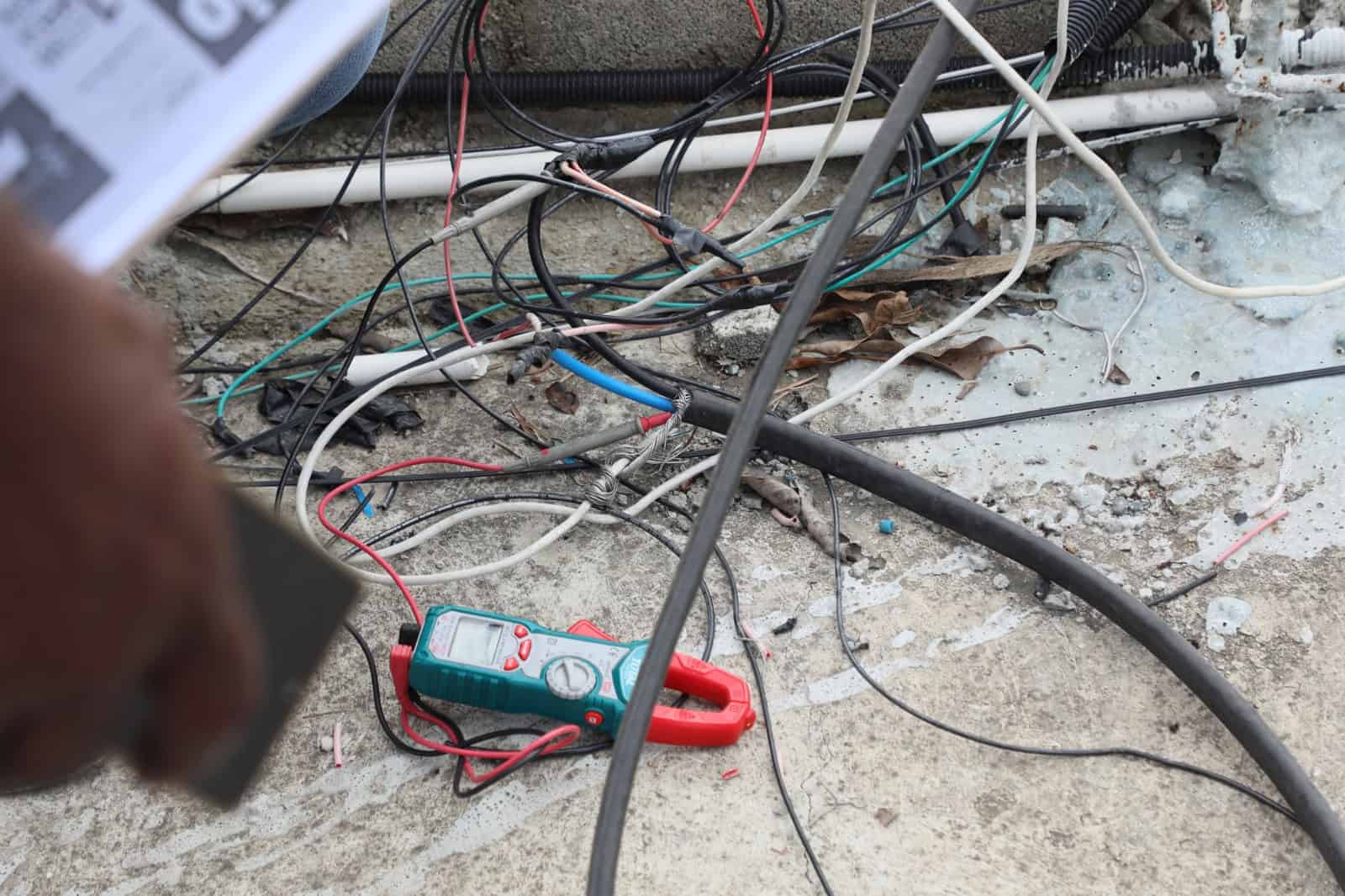 Conexiones eléctricas irregulares.