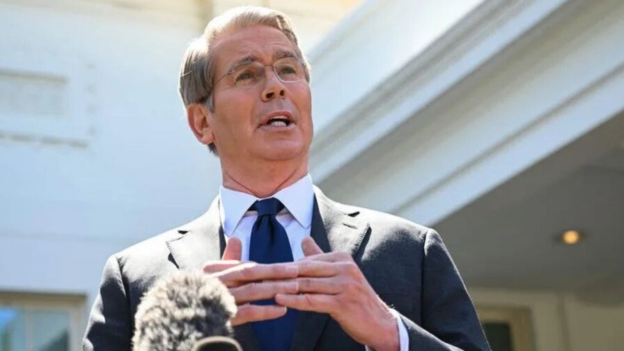 EE. UU. autoriza la compra temporal de petróleo ruso para contener la escalada de precios