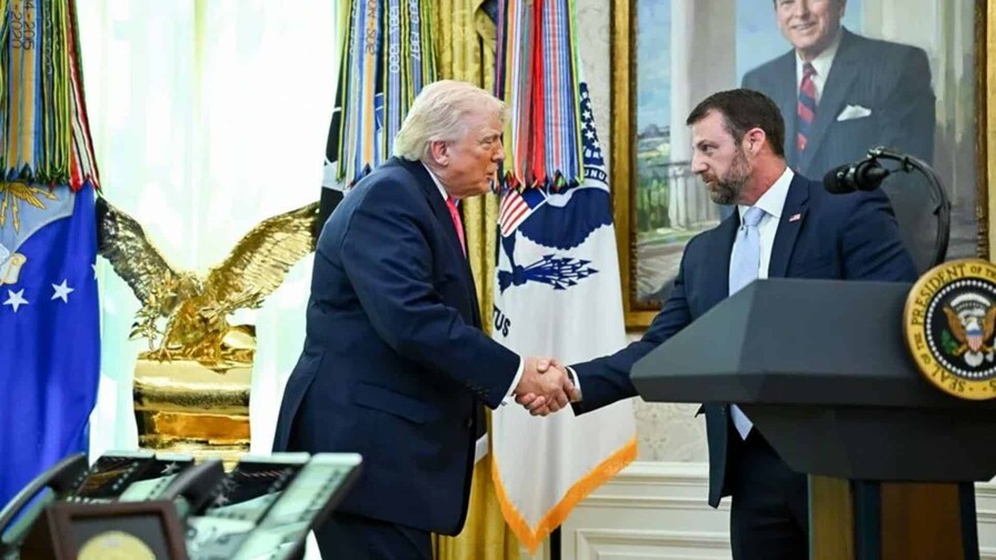 Markwayne Mullin asume como secretario de Seguridad de EE. UU. en sustitución de Kristi Noem