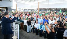 Leonel Fernández juramenta dirigentes del PRM y PLD en la Fuerza del Pueblo en Hermanas Mirabal