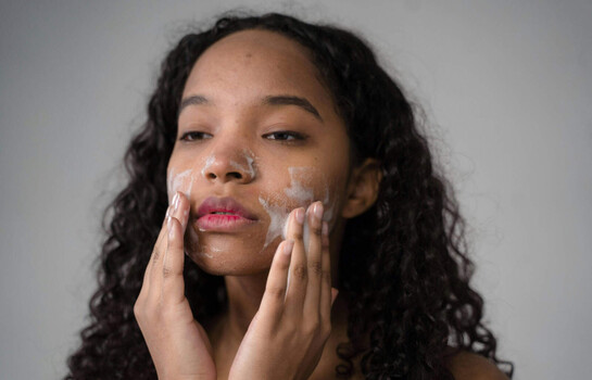 ¿Cómo desmaquillar la piel de forma correcta?