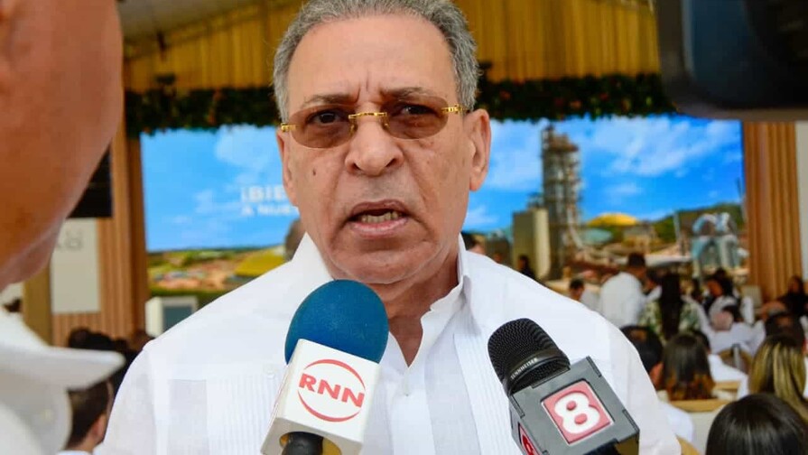 Permisos en la Cordillera Septentrional no implican minería activa, dice Osiris de León Permisos en la Cordillera Septentrional no implican minería activa, dice Osiris de León